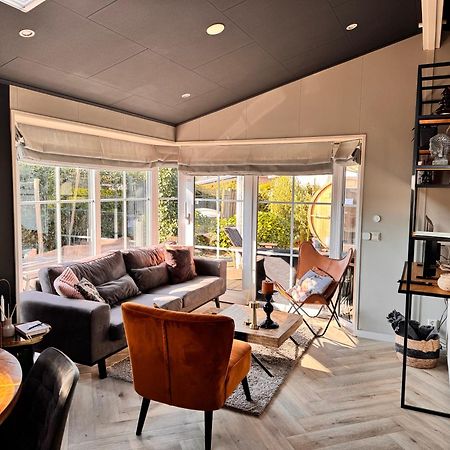 Het Verwende Nest Lodge, Wellness Lodge, Hottub & Sauna 福尔特赫伊曾 外观 照片