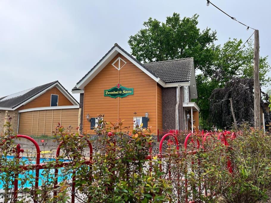 Het Verwende Nest Lodge, Wellness Lodge, Hottub & Sauna 福尔特赫伊曾 外观 照片