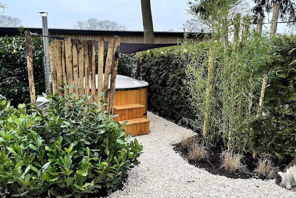 Het Verwende Nest Lodge, Wellness Lodge, Hottub & Sauna 福尔特赫伊曾 外观 照片