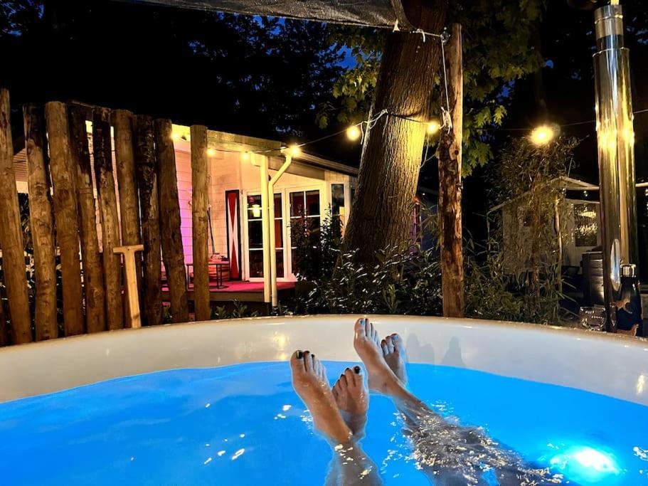 Het Verwende Nest Lodge, Wellness Lodge, Hottub & Sauna 福尔特赫伊曾 外观 照片