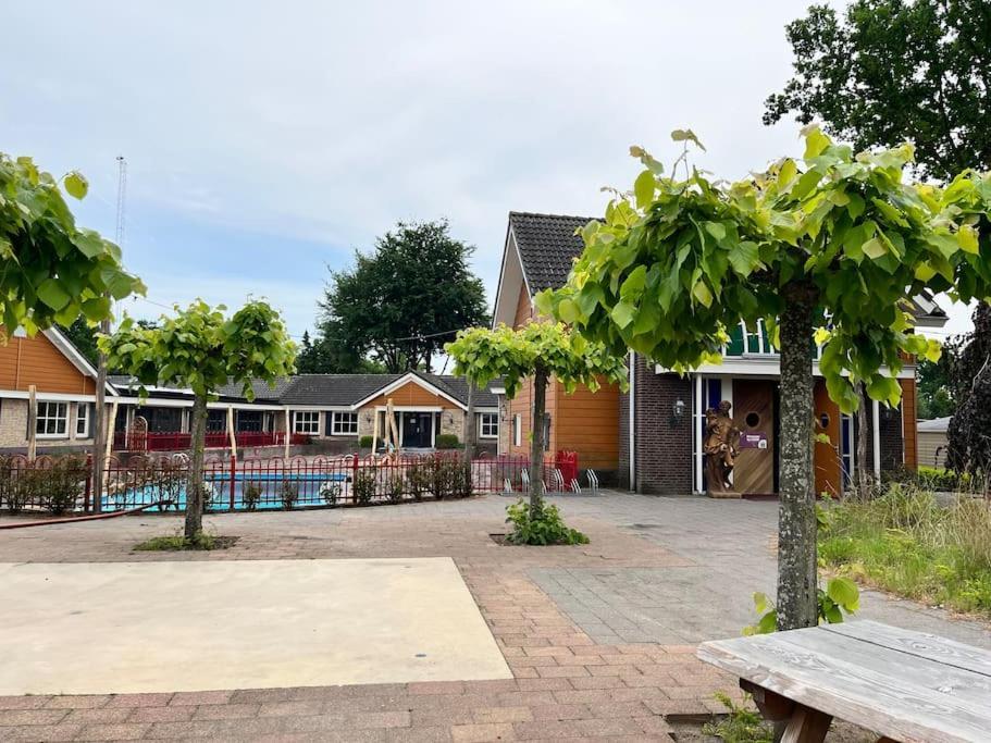 Het Verwende Nest Lodge, Wellness Lodge, Hottub & Sauna 福尔特赫伊曾 外观 照片