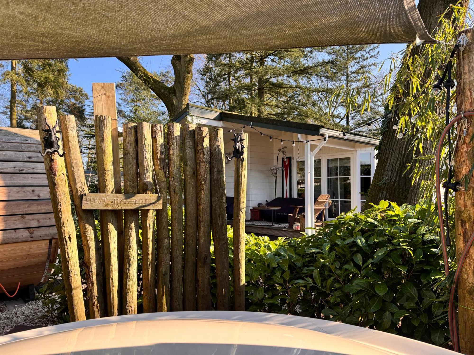 Het Verwende Nest Lodge, Wellness Lodge, Hottub & Sauna 福尔特赫伊曾 外观 照片
