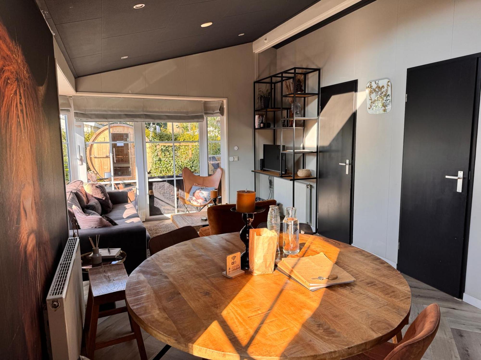 Het Verwende Nest Lodge, Wellness Lodge, Hottub & Sauna 福尔特赫伊曾 外观 照片